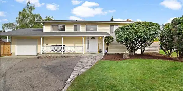 3001 Viewmont Street