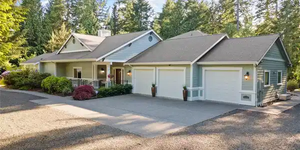 8128 74th NW