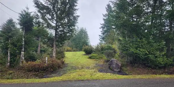 140 Elk Pl
