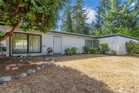 9202 Westmont SW