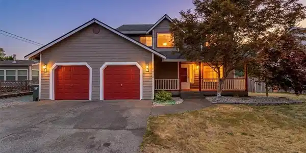 2516 Harts Lake S