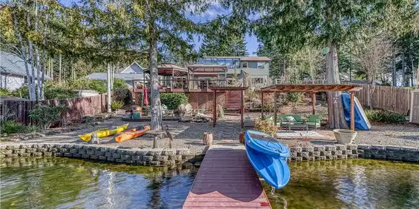 200 E North Cove Road