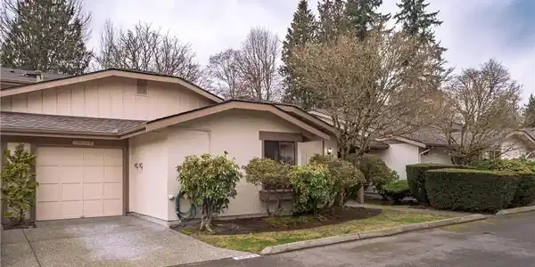 16014 Village Green Drive