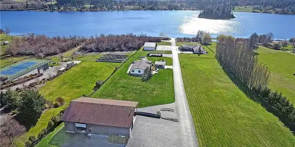 5974 Campbell Lake