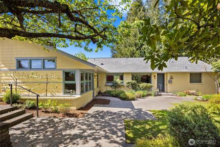 3409 Magnolia Blvd W