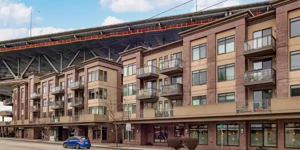 3217 Eastlake E