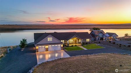 7328 Stonecrest NE