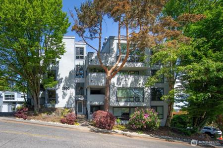 2500 Manor