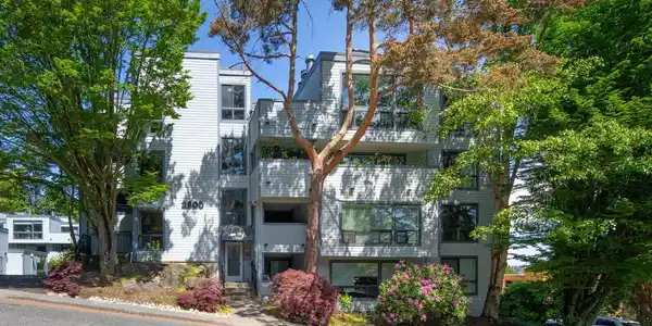 2500 Manor