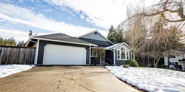 5937 Danials Loop SE