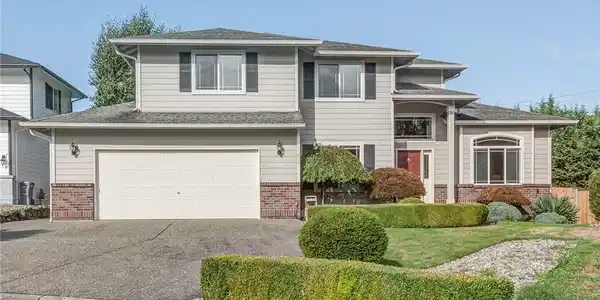 11824 5th NE