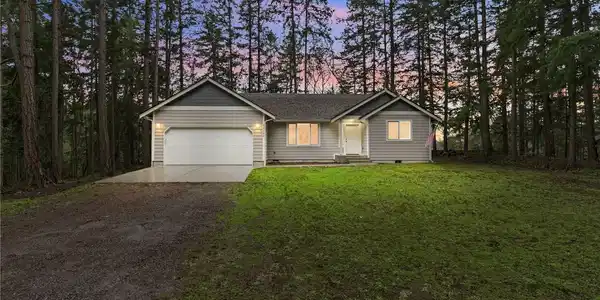 22127 Clear Lake SE