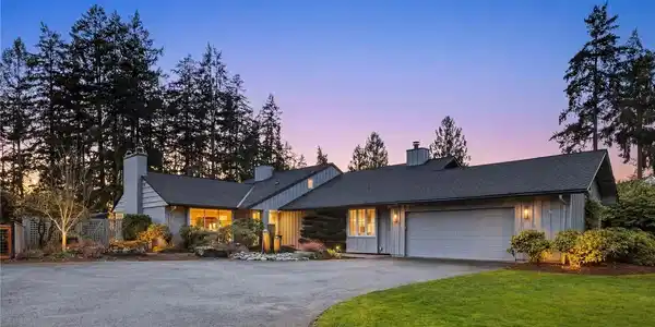 27 Forest Glen SW