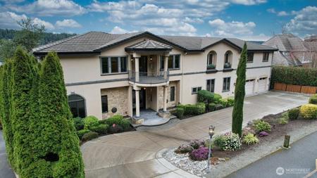 2837 Lake Sammamish NE