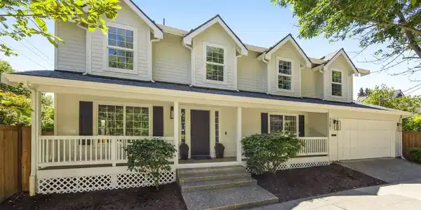 7201 Seward Park S