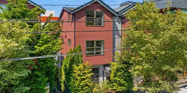 3609 Interlake N