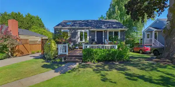 4220 49th S