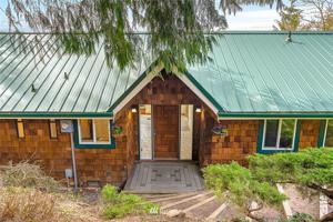 17433 E Lake Desire Drive SE