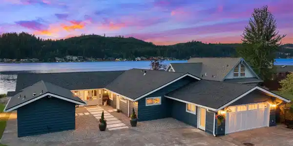 411 Summit Lake Shore NW