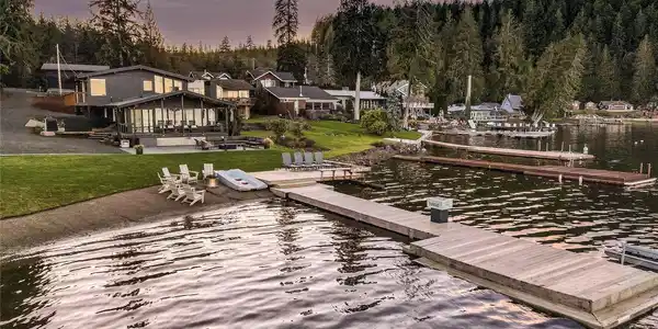 2810 Mason Lake W