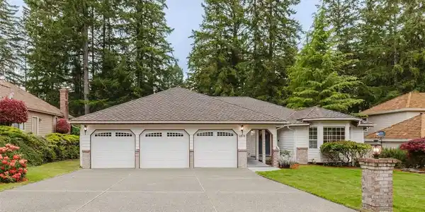 5876 Marymac SW
