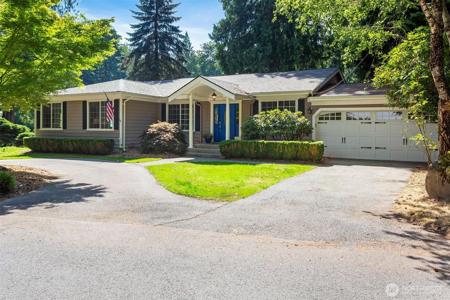 13805 Lake Kathleen SE