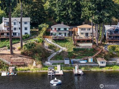 4624 Thompson SE