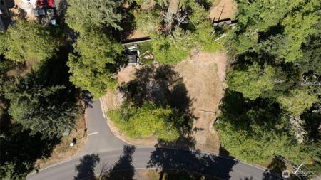 800 Duck Lake SE