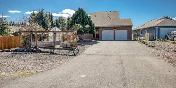 257 Chaparral SE