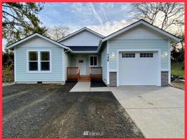756 Falls Of Clyde Loop SE
