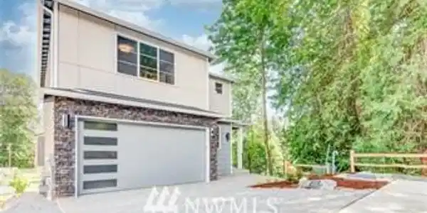 501 103rd Drive SE
