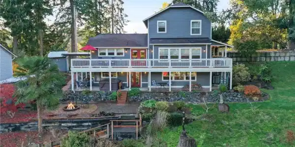 5635 Peninsula SE
