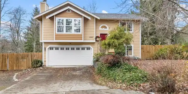 15827 Lawrence Lake SE