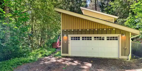 17818 Overlake