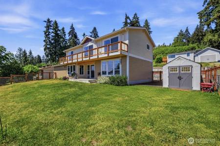 5584 Madrona NE