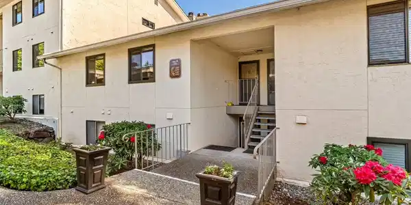 23301 Lakeview