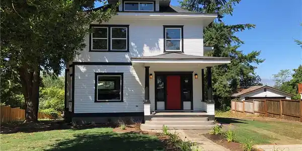 6204 S Sheridan