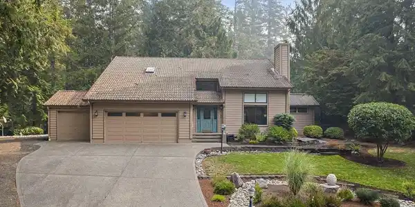 800 E Lakeshore Drive