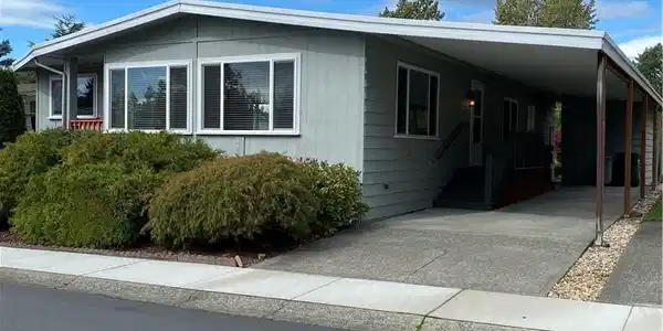 11436 11436 SE 208th St SE