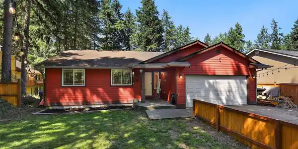 17625 Clear Lake SE