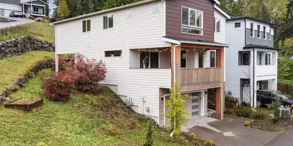 508 103rd SE