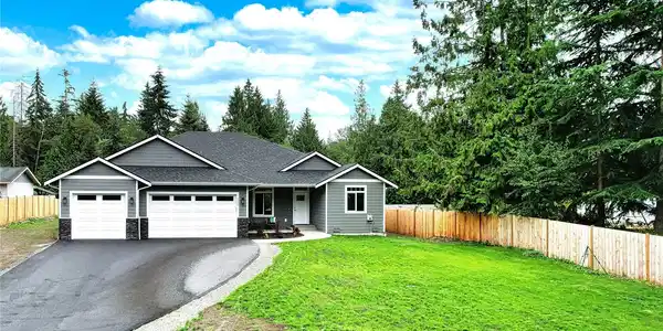 7724 Lake Ketchum