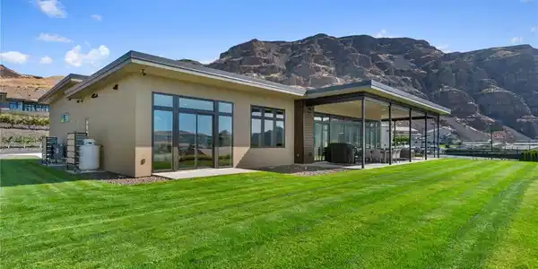 9018 Trellis