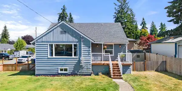 6415 Elliott SE