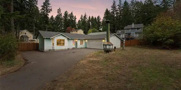 22450 Clearview SE