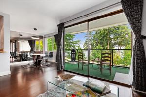 4173 W Lake Sammamish SE