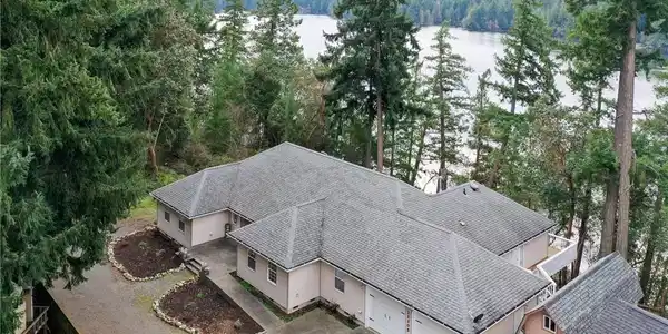 22305 Overlake SE