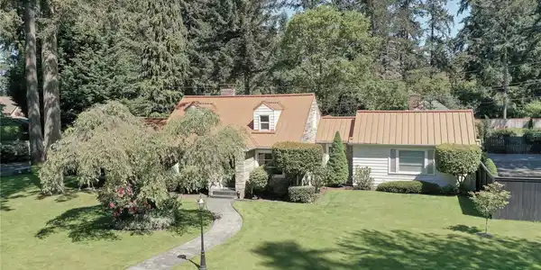 6709 Linwood SW