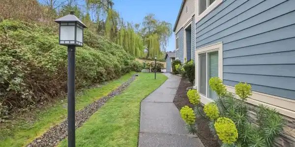 11901 93rd NE