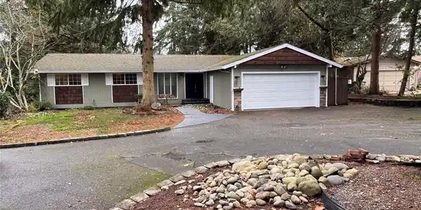 17521 25th E